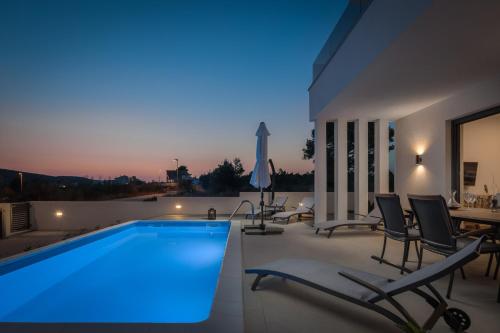 Villa Nadija with heated pool Vodice