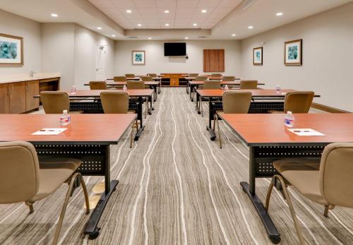 Staybridge Suites Oklahoma City - Downtown By IHG - image 2