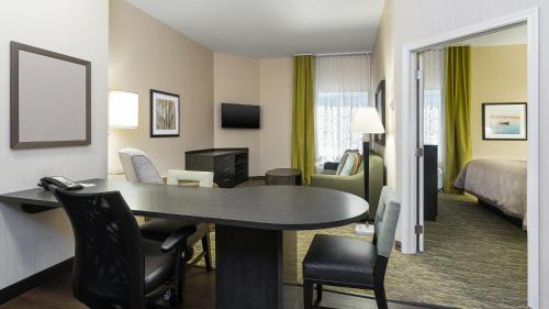 Candlewood Suites GROVE CITY - OUTLET CENTER