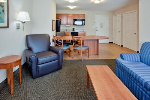 Candlewood Suites Colonial Heights - Fort Lee