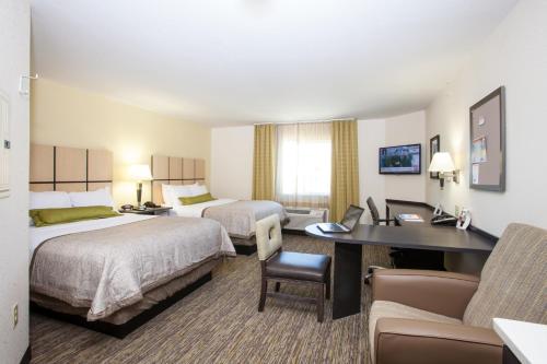 2 queen beds