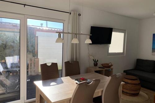 Ferienpark Vislust Ferienhaus De Wickinger. Angler sind willkommen! in Wervershoof