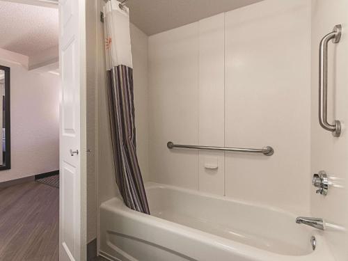 2 double beds