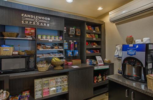 路易斯维尔机场烛木套房酒店 路易斯维尔机场烛木套房酒店