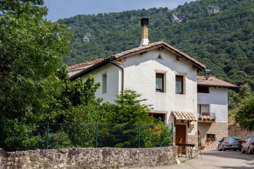 Casa Lizarrosta en Nacadero del Urederra