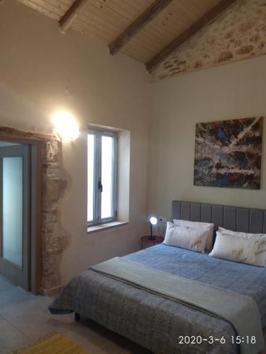 Spartis stone House 30m from the beach - image 3