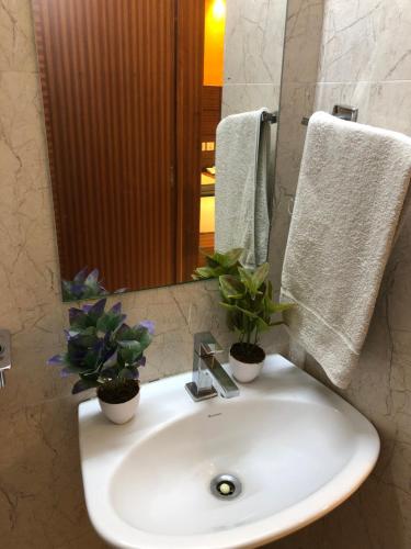 HOTEL SPARK RESIDENCY – Chennai, IL