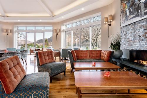 ผับ/เลาจน์, The Inn On The Lake in แกร็นริดดิง