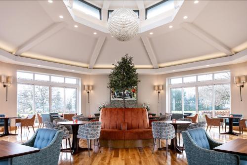 ผับ/เลาจน์, The Inn On The Lake in แกร็นริดดิง