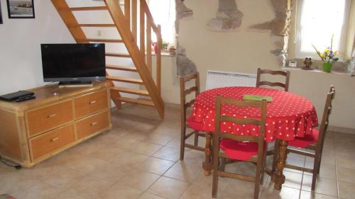 Maison de pêcheur à 250m du centre et 450m de la plage avec WIFI à TREGASTEL - Réf 184 gîte à louer Trégastel-Plage