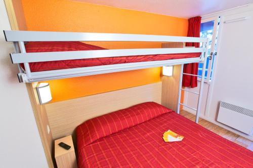 Premiere Classe Plaisir Room Type - Triple Room (1 Double Bed + 1 Single Bed)