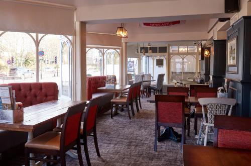 Corner House Inn by Greene King Inns - image 3