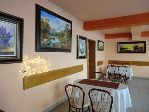 餐廳, 武士之家膳食公寓 (Pension Casa Samurai) in 布拉索夫