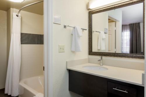 Staybridge Suites-Philadelphia/Mount Laurel