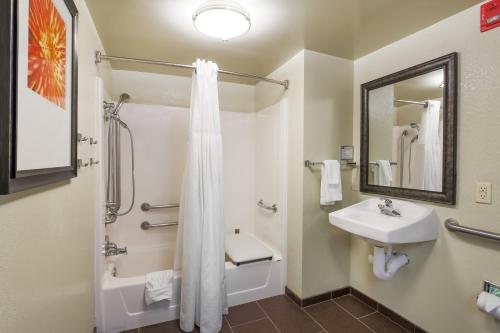 Staybridge Suites-Philadelphia/Mount Laurel