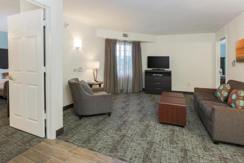 Staybridge Suites-Philadelphia/Mount Laurel