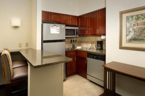 Staybridge Suites Baltimore BWI Airport, an IHG Hotel