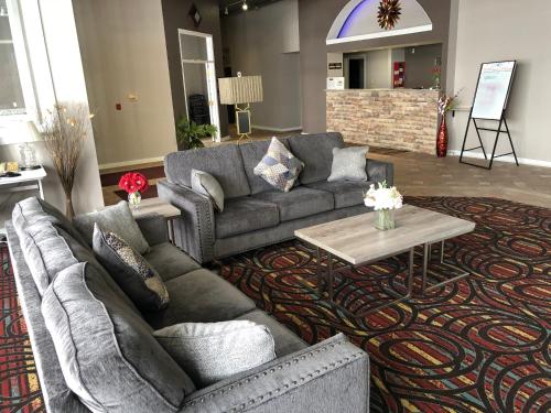 HomeTown Inn and Suites Belle Plaine in Belle Plaine, USA