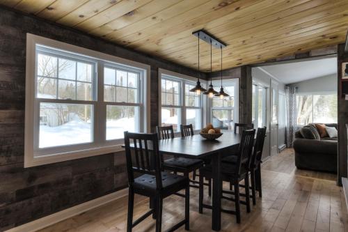 المرافق, Escale du loup in Saint-Paulin (QC)