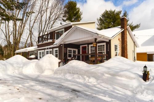 Escale du loup in Saint-Paulin (QC)