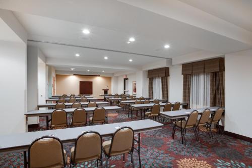 스테이브리지 스위트 탬파 이스트 - 브랜든 바이 IHG - 회의실/연회장