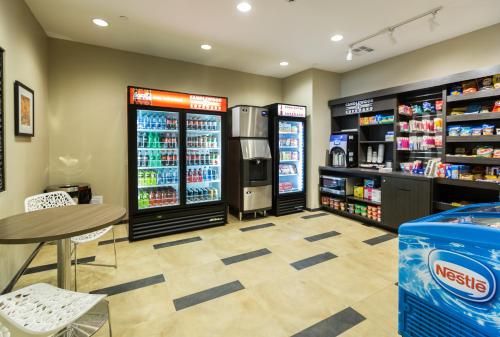 캔들우드 스위트 부다 - 오스틴 남서쪽 바이 IHG - 편의 시설/서비스