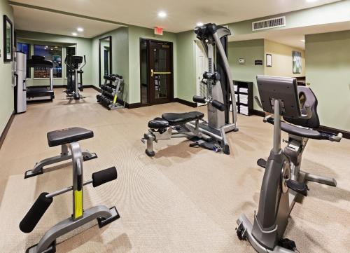 Staybridge Suites Tulsa-Woodland Hills By IHG - 피트니스 센터
