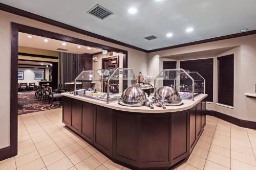 Staybridge Suites Tulsa-Woodland Hills By IHG - 식음료(F&B)