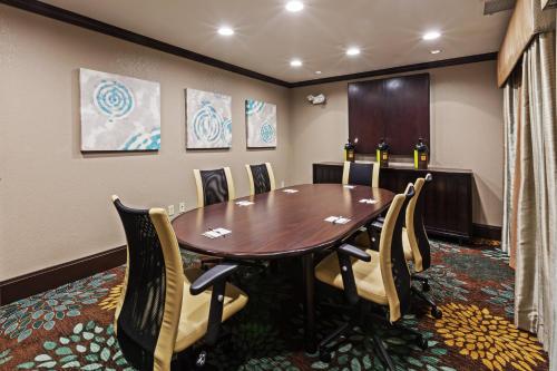 Staybridge Suites Tulsa-Woodland Hills By IHG - 회의실/연회장