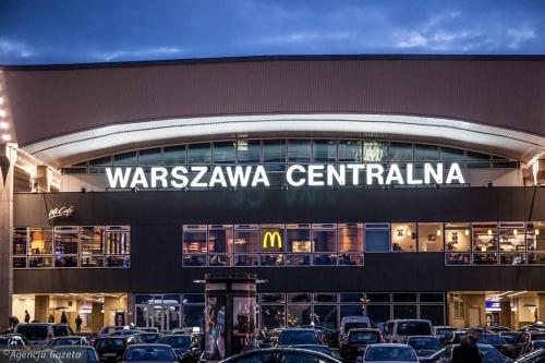 Dworzec Centralny P&O Serviced Apartments Located in Warsaw City Center, P&O Serviced Apartments CHMIELNA - 3 is a perfect starting point from which to explore Warsaw. The property has everything you need for a comfortable stay. To be found a