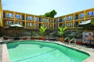 Napa Valley Hotel & Suites