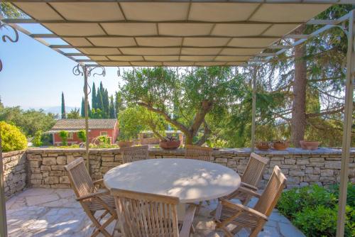 Paleopetres La Chataîgne - Private Pool - Sea Views - Corfu Town -