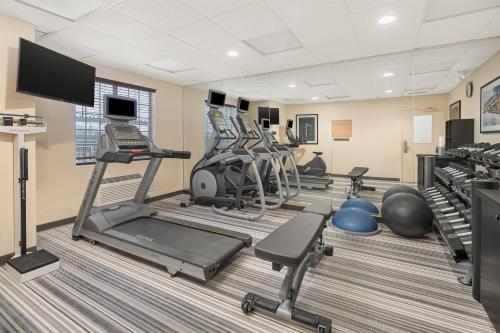 Candlewood Suites Charlotte - Arrowood