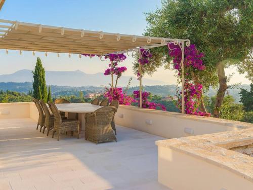 Paleopetres La Chataîgne - Private Pool - Sea Views - Corfu Town -