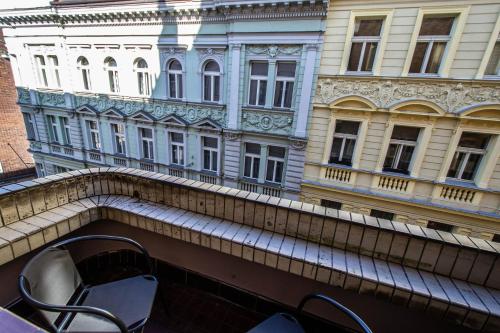 Colorful Day in Prague Design Apartments, Прага (фото 9)