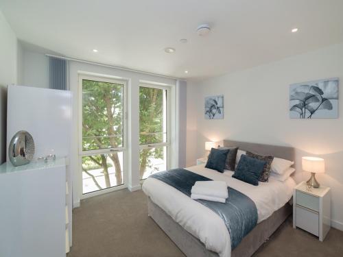 Deluxe Central London Apartments-Southwark - image 5