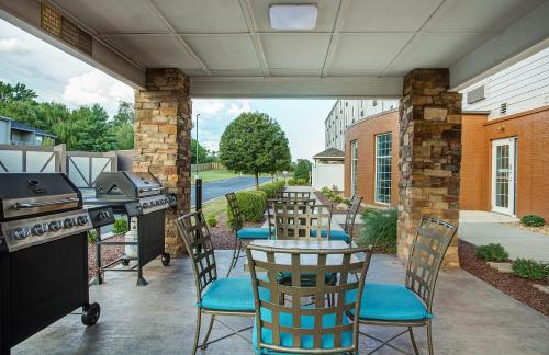 Candlewood Suites Bowling Green an IHG Hotel - image 6