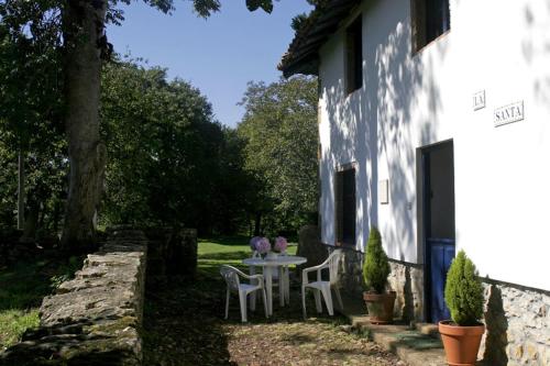 Exterior view, Casa Rural La Santa in Pilona