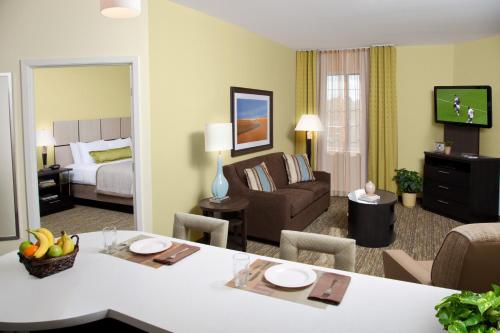 Candlewood Suites Philadelphia - Airport Area, an IHG Hotel