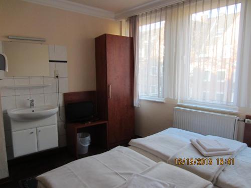 Altstadt Hotel Rheinblick - image 5