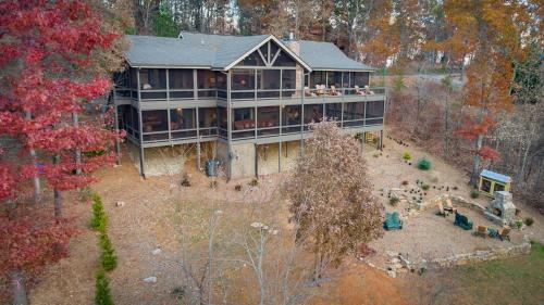 EAGLES CREST - Long Range Layered Mountain Views in peaceful neighborhood! - image 9