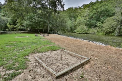 HEAVEN ON THE TOCCOA Where you will Enjoy the Sites and Sounds of the Toccoa River - main image