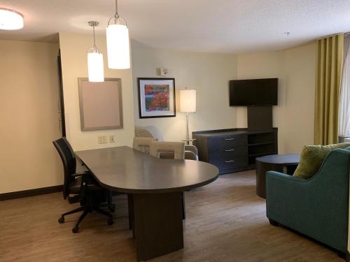 Candlewood Suites Raleigh Crabtree