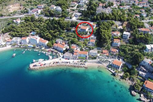 Apartments by the sea Mimice Omis - 7522 - image 8