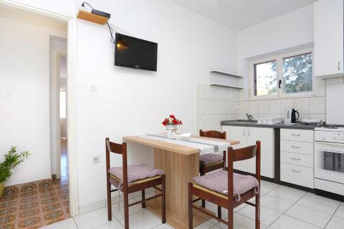 設施, Apartments by the sea Mimice, Omis - 7522 in 米美沙