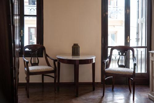 Old Town Suites - image 3