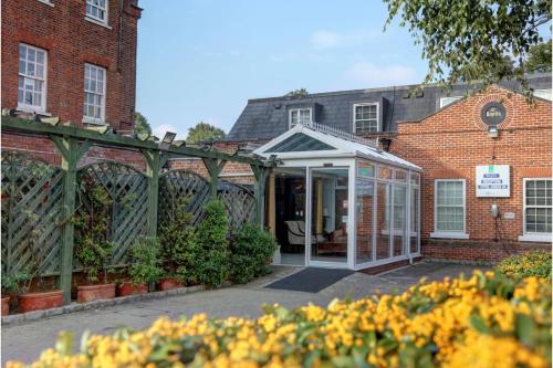 Oyo Baylis House Hotel, , Berkshire