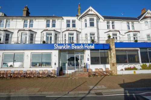 . OYO Shanklin Beach Hotel