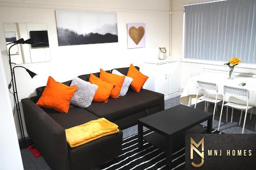 Beautiful/homely 2 Bed Flat In Birmingham City Centre With Free Car Parking, , West Midlands