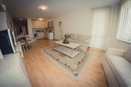 2 bedrooms, 3 beds